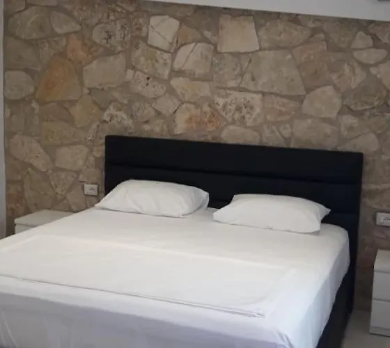 Luci Pensjonat Ksamil